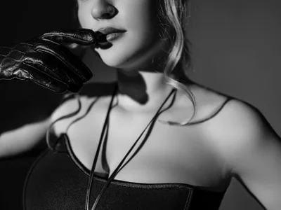 Sweet_white_chocolate webcam livesex profile in russian cams