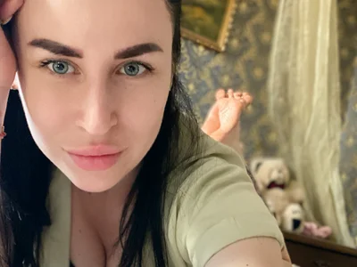 AliceMYs webcam livesex profile in russian cams